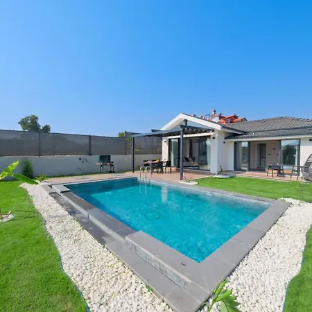 Arel House *