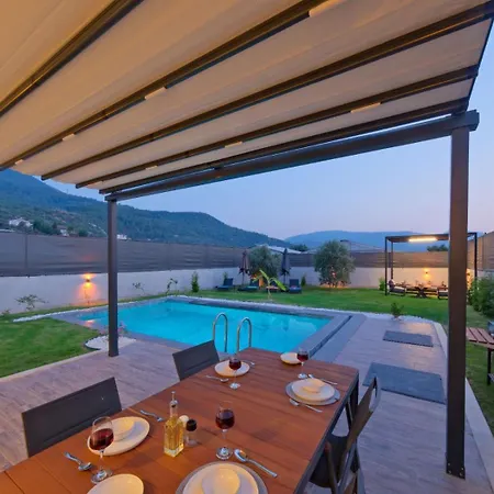 Arel House Villa *