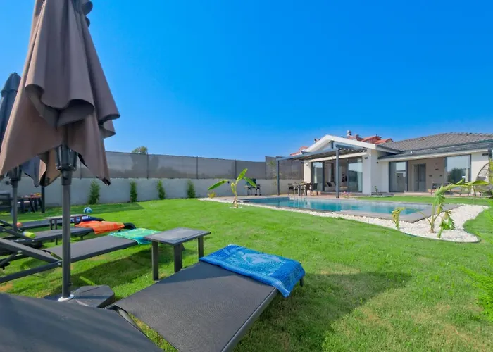 Arel House Вилла *