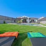 Arel House Villa *