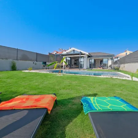Arel House Villa *