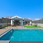 Villa Arel House *